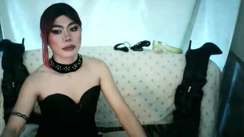 Snapshot of ur_dominatrix chatting on 05-31-26, 06:21 MISS ANNA online show from 05-31-26, 06:21