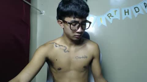 Snapshot of ur_hottestjonny chatting on 06-04-26, 11:00 jonny online show from 06-04-26, 11:00
