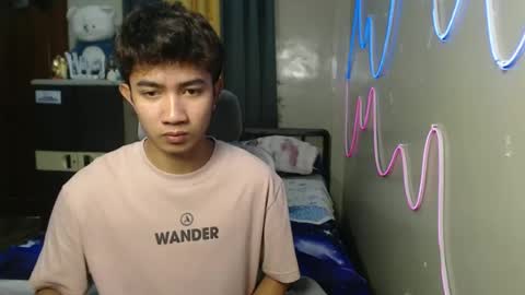Snapshot of ur_hottestjonny chatting on 06-17-26, 11:49 jonny online show from 06-17-26, 11:49