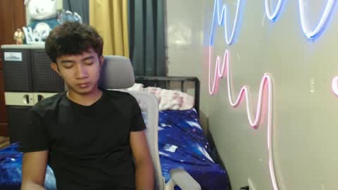 Snapshot of ur_hottestjonny chatting on 06-21-26, 11:35 jonny online show from 06-21-26, 11:35