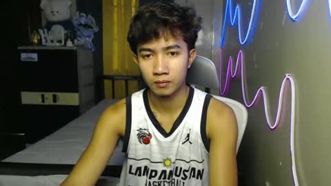 Snapshot of ur_hottestjonny chatting on 06-23-26, 02:31 jonny online show from 06-23-26, 02:31