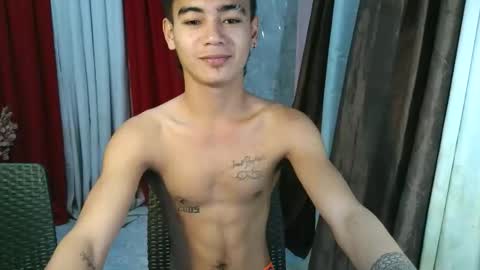 ur_naughtyboy_raphael online show from 09-26-25, 08:18