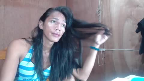 Snapshot of ur_prescious_xxx chatting on 05-22-26, 10:21 Ur Lovely Pricious online show from 05-22-26, 10:21