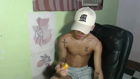 Snapshot of ur_raffy chatting on 02-19-25, 12:22 ur_raffy online show from 02-19-25, 12:22