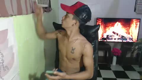 Snapshot of ur_raffy chatting on 02-27-25, 01:28 ur_raffy online show from 02-27-25, 01:28