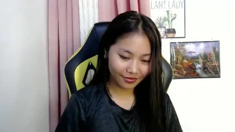 ur_small_girl online show from 11-15-25, 01:51