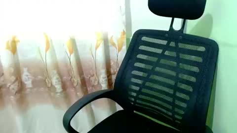 urasian_joy online show from 10-24-25, 08:11