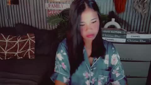 Snapshot of urasian_pinay_gurl chatting on 05-06-26, 11:15 urasian_pinay_gurl online show from 05-06-26, 11:15