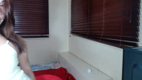 Snapshot of urasian_pinayxxx chatting on 02-18-26, 04:08 Alvie online show from 02-18-26, 04:08