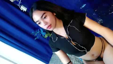 Snapshot of urasiangirl01 chatting on 02-25-26, 08:07 yesha online show from 02-25-26, 08:07