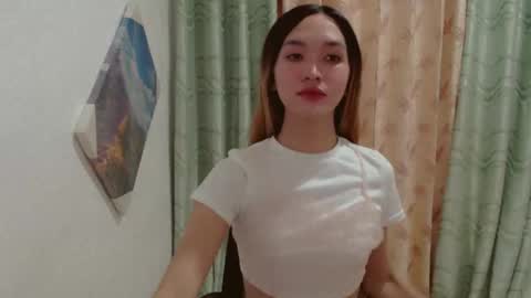 Snapshot of urasianharaxxx chatting on 12-18-24, 06:43 urasianharaxxx online show from 12-18-24, 06:43