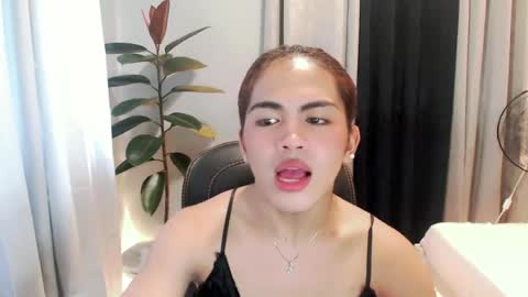 Snapshot of urbaby_anthony chatting on 06-24-26, 04:00 urbaby_anthony online show from 06-24-26, 04:00