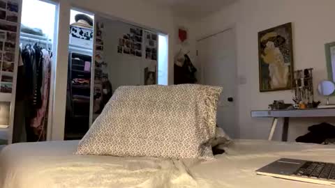 urbabygurl13 online show from 04-25-26, 12:57