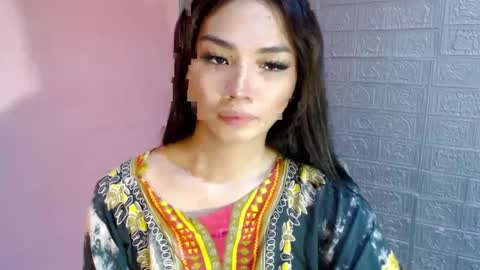 Clara online show from 01-30-25, 05:09