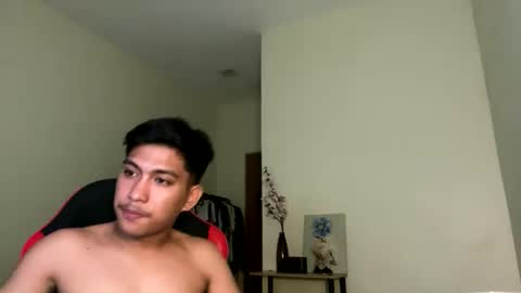 Snapshot of urcuteguy_jhonx chatting on 02-09-26, 08:13 Dannie online show from 02-09-26, 08:13