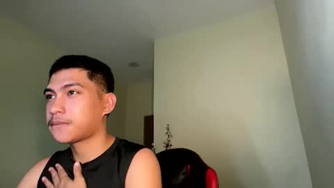 Snapshot of urcuteguy_jhonx chatting on 02-25-26, 02:10 Dannie online show from 02-25-26, 02:10