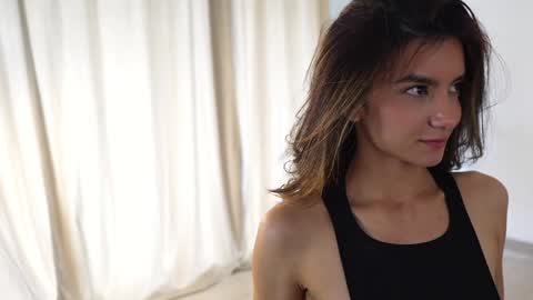 Linda Restrepo online show from 12-19-24, 06:23