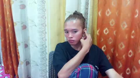 Snapshot of urdollacyl chatting on 06-25-26, 03:49 Sweetacyl online show from 06-25-26, 03:49