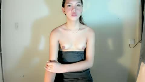 Snapshot of urdolly_rona chatting on 06-18-26, 12:33 Rona Ella online show from 06-18-26, 12:33