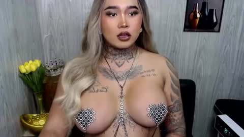 Snapshot of urfabtattooqueen chatting on 06-30-26, 11:11 Maxxie online show from 06-30-26, 11:11