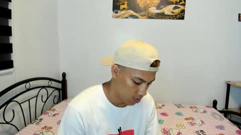 urfucker_vinz online show from 05-31-26, 01:18