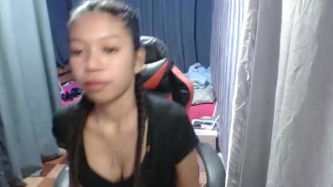 Snapshot of urgirlyflor chatting on 02-24-26, 10:57 BB online show from 02-24-26, 10:57
