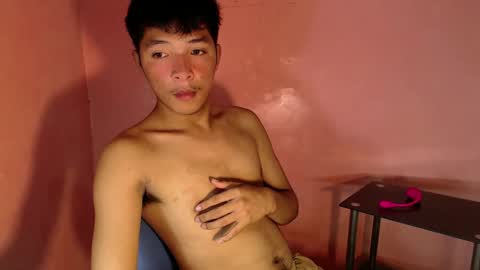 Snapshot of urhotethanxx chatting on 12-11-24, 11:30 Ethan online show from 12-11-24, 11:30