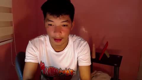 Snapshot of urhotethanxx chatting on 01-13-25, 05:12 Ethan online show from 01-13-25, 05:12