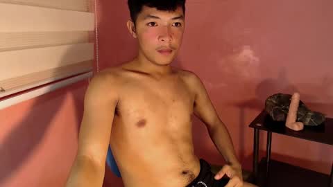 Snapshot of urhotethanxx chatting on 01-15-25, 11:00 Ethan online show from 01-15-25, 11:00