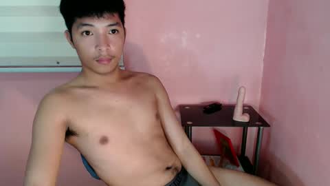 Snapshot of urhotethanxx chatting on 01-26-25, 05:02 Ethan online show from 01-26-25, 05:02