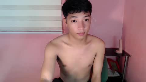 Snapshot of urhotethanxx chatting on 02-06-25, 11:21 Ethan online show from 02-06-25, 11:21