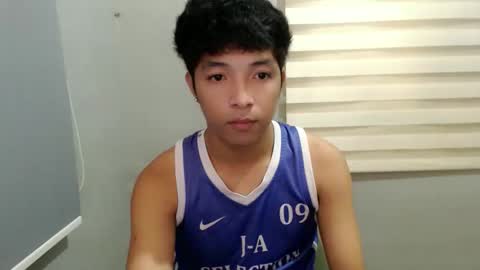 Snapshot of urhotethanxx chatting on 10-21-25, 04:41 Ethan online show from 10-21-25, 04:41