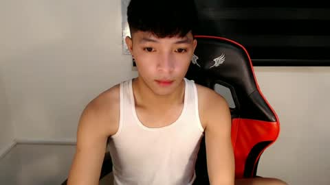 Snapshot of urhotethanxx chatting on 06-15-26, 04:31 Ethan online show from 06-15-26, 04:31