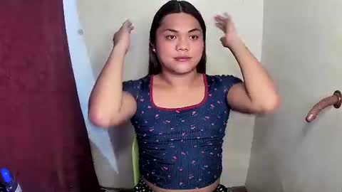 urhottie_bella online show from 12-05-25, 09:29