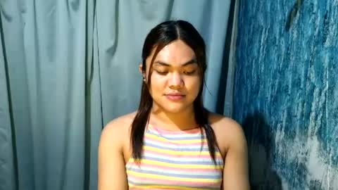 Snapshot of urhottie_bella chatting on 07-11-26, 06:43 urhottie_bella online show from 07-11-26, 06:43