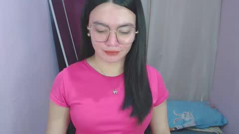 Snapshot of urhottiest_katey chatting on 04-25-26, 07:00 Katey online show from 04-25-26, 07:00