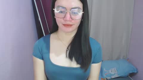 Snapshot of urhottiest_katey chatting on 04-26-26, 06:33 Katey online show from 04-26-26, 06:33