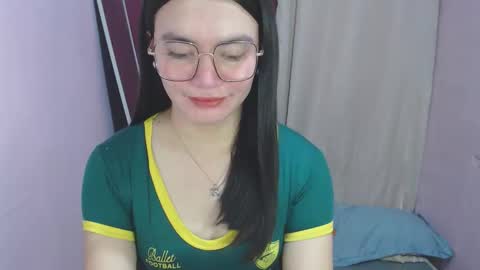Snapshot of urhottiest_katey chatting on 05-18-26, 03:24 Katey online show from 05-18-26, 03:24
