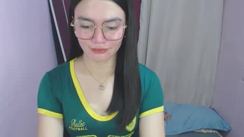 Snapshot of urhottiest_katey chatting on 05-18-26, 04:07 Katey online show from 05-18-26, 04:07