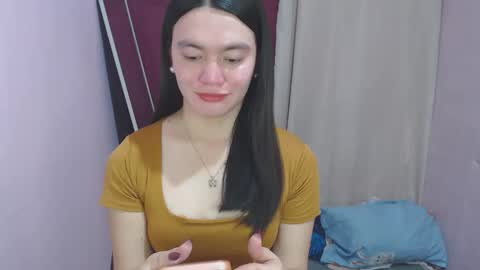Snapshot of urhottiest_katey chatting on 05-27-26, 01:13 Katey online show from 05-27-26, 01:13