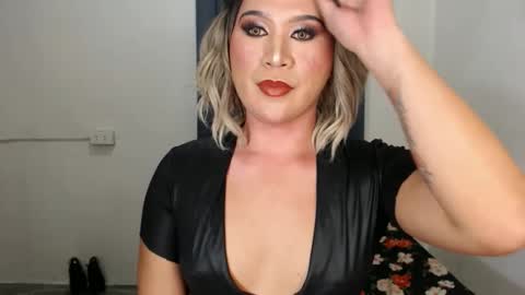 Zoe online show from 01-17-25, 02:50