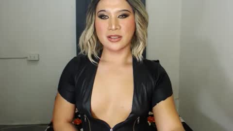 Zoe online show from 02-21-25, 09:02