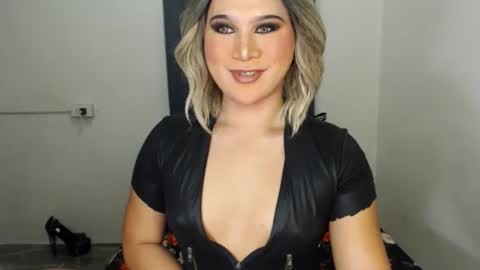 Zoe online show from 02-23-25, 08:28