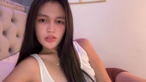 Amira online show from 11-25-25, 02:00