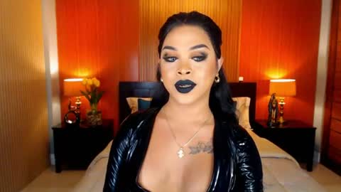 Snapshot of urmajestytyra chatting on 06-21-26, 12:35 UrMajestyTyra online show from 06-21-26, 12:35