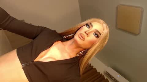 Snapshot of urnauthy_ciliaxxx chatting on 02-10-25, 11:25 cecilia online show from 02-10-25, 11:25