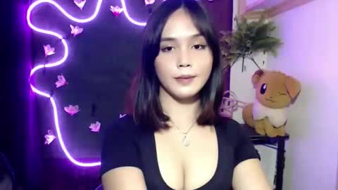 Pia online show from 10-11-25, 11:03