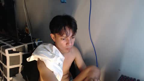 Snapshot of urpinoyasianx chatting on 02-28-26, 01:06 Mel online show from 02-28-26, 01:06