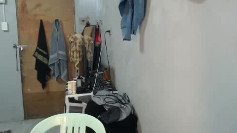 Snapshot of urpinoyasianx chatting on 03-03-26, 11:49 Mel online show from 03-03-26, 11:49