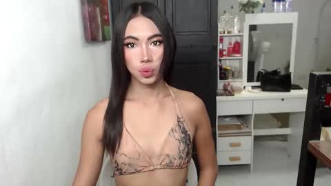 urpretty_mistake online show from 04-28-26, 02:38
